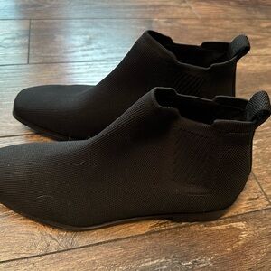 Vivaia Ryan Square Toed Waterproof Boots Size EU 41.5 / US 9 1/2 Women's Black